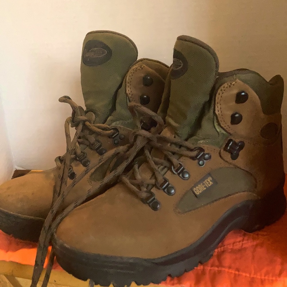 Gore Tex hiking boots Vasque style worn once